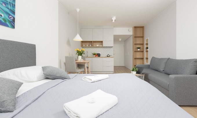 Bielany Apartment | Nocznickiego Studios by Renters