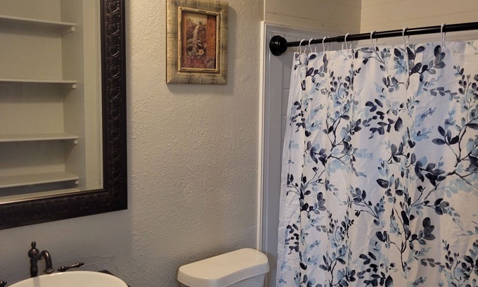 Nokomis Apartment | Nokomis Fl. Walk to Tiki Bars &nVenice &Nokomis Beach &Legacy Trail.