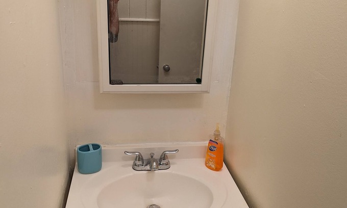 Nokomis Apartment | Nokomis Fl. Walk to Tiki Bars &nVenice &Nokomis Beach &Legacy Trail.