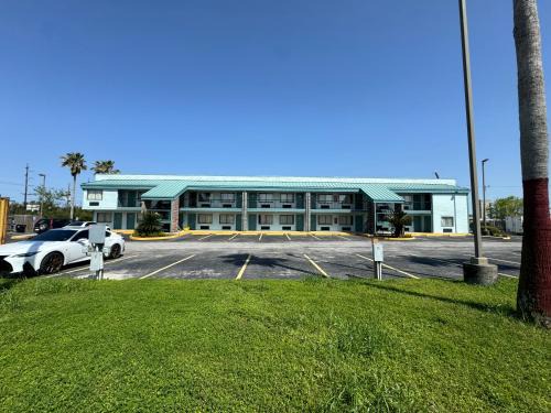 Viavant - Venetian Isles Hotel | Nola Inn & Suites