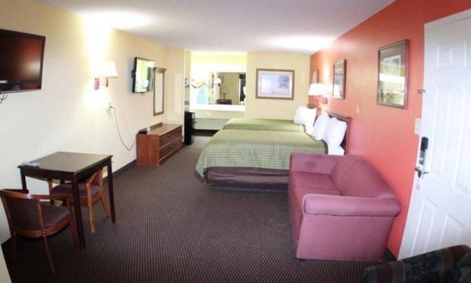 Hawkinsville Apartment | NON SMOKING KING SUITE #1