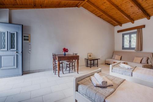 Tragana House | Nona's House