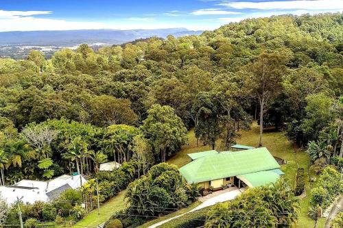 Ninderry House | Noosa hinterland acreage close to the beach