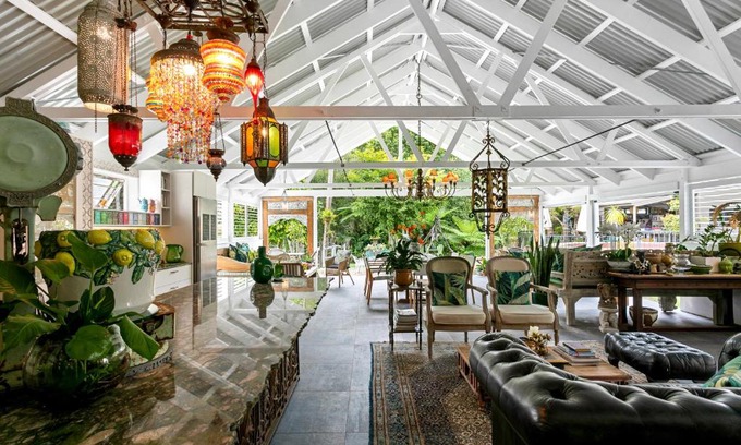 Doonan Bed & Breakfast | Noosa Valley Manor B&B