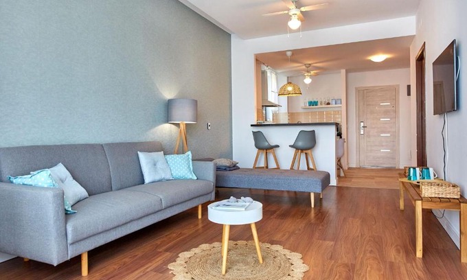 Mamaia-Sat Apartment | Nordic 81 Onix Blue