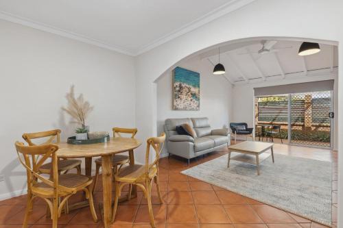 Inglewood Villa | NORM3/17 - Little Hacienda