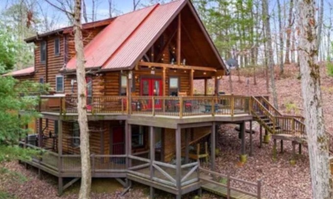 Ellijay Cabin | North GA Mountains Carters Lake Recreational Area Hot Tub Game Room Fireplace