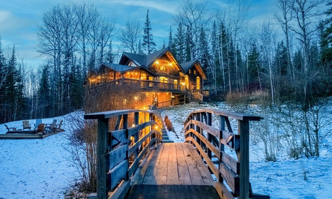 French River House | North Shore Timber Home! Minutes To Town! Acres of Privacy! HUNTERS INQUIRE!