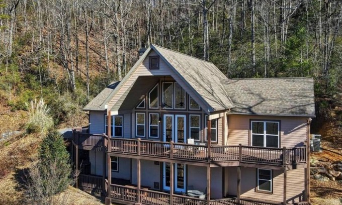 Clayton House | Northeast GA - Mountain & Golf Course Views - Kingwood Resort - Built 2009