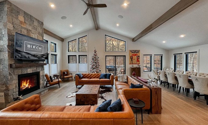 Bartlett House | Northern Luxe | Brand New, Views, Hot tub, Games