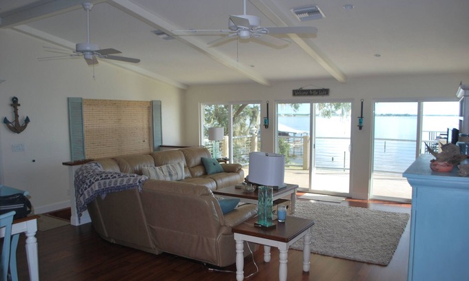 Lake Placid House | Nothing Quite Like This 'Peace Of Heaven On Earth'