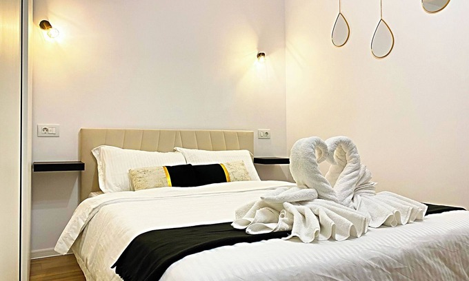 Chiajna Apartment | Nova Chic Studio WiFi, AC, Popcorn and Wine Free parking