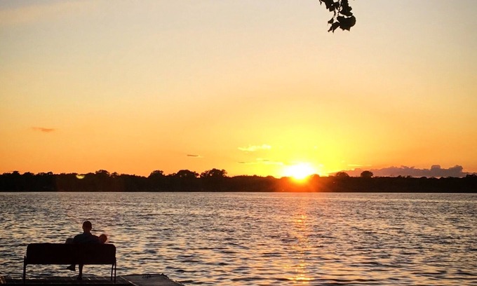 Wind Lake House | NOW BOOKING SUMMER & FALL! Charming & modern lakefront home! Sleeps 8+!