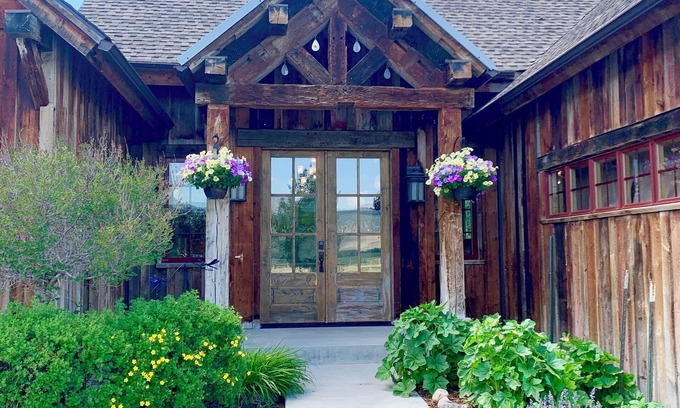 Divide Cabin | nRiverfront Timber-framed Hunting Lodge; Ideal SW Montana location; Wi-Fi