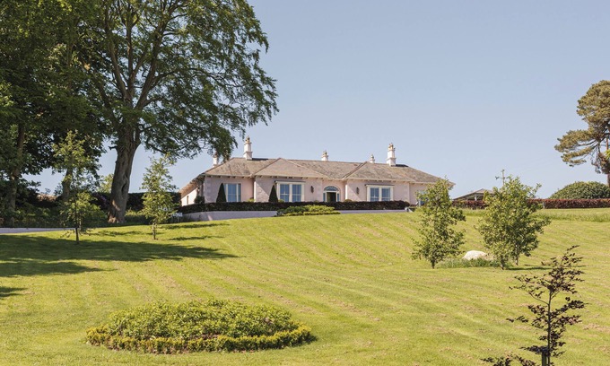 Omeath Cabin | Nucella Lodge and Coach House: A Charming Irish Retreat with Tranquility Ireland