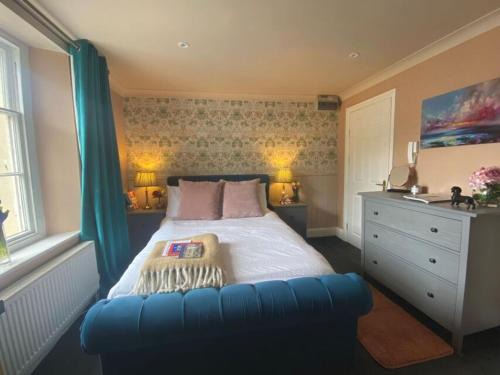 Tavistock Apartment | Number Four Russell House, Studio Apartment, centre of Tavistock, Devon