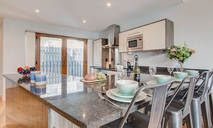 West Looe Apartment | Number One The Creekside