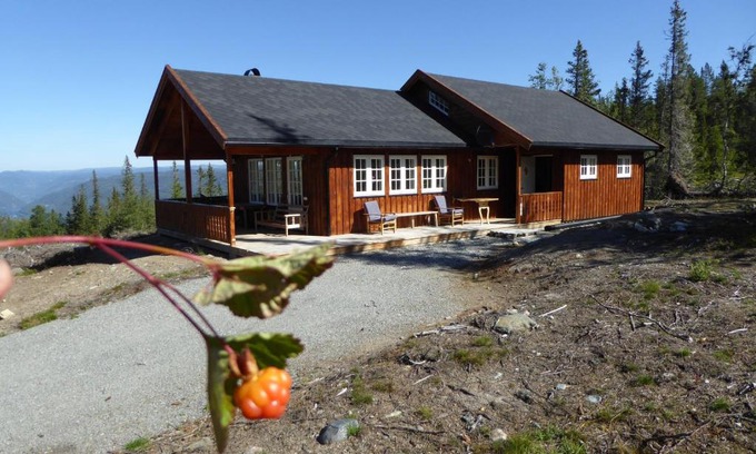 Atra House | Ny hytte i flott turterreng