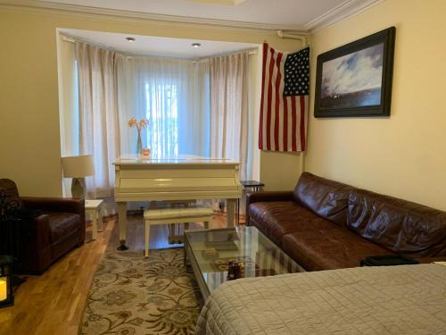 St. George Apartment | NYC Apartment by the Harbor