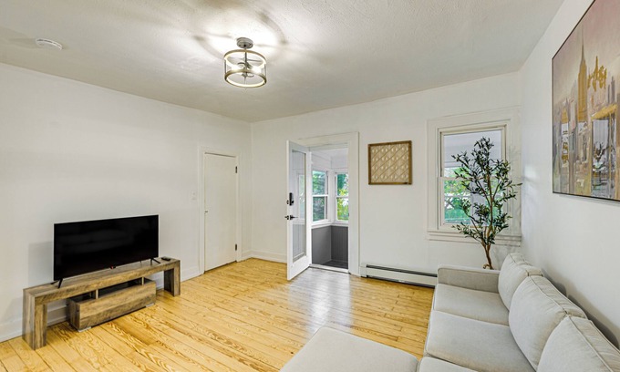 Hastings Apartment | NYC Area Apartment on Hudson River!