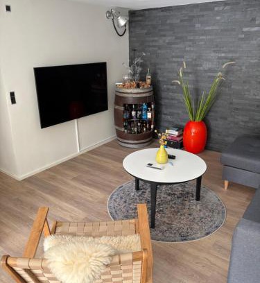 Viborg Apartment | Nyistandsat højloftet kælderlejlighed på 70 m2 i Viborg centrum, med plads til 4 personer