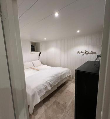 Kungshamn Apartment | Nyrenoverad pärla centralt i Kungshamn