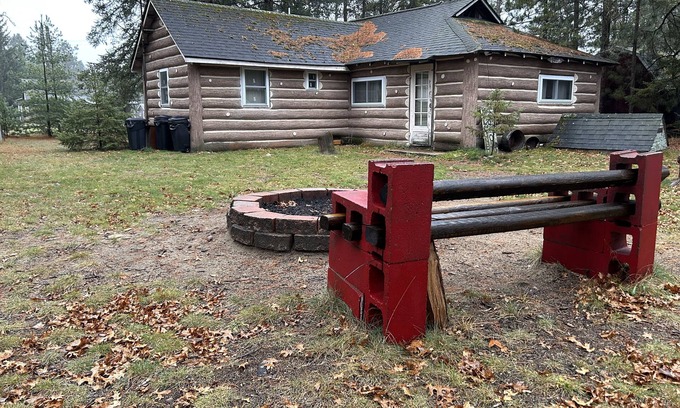 Mio Cabin | O Me, O Mio (Rustic Cabin near AuSable River and ORV/ATV/Snowmobile trail heads)