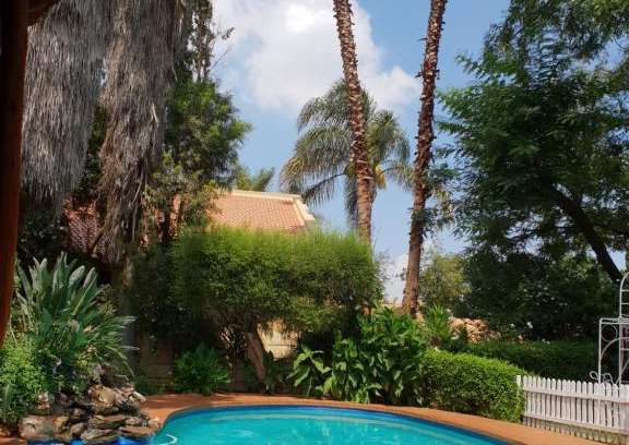 Bedfordview Apartment | "O Sole Mio" Self catering studio apartment in Bedfordview