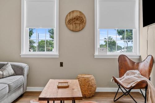 Cave City Apartment | Oak and Amber