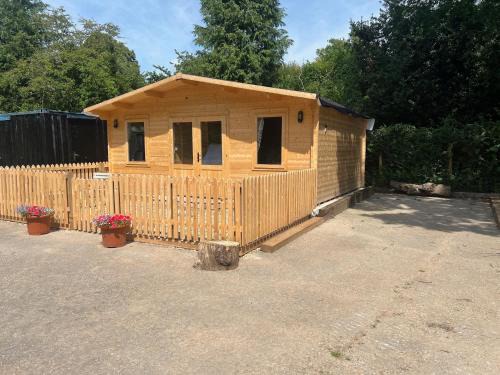 Caldicot Other | Oak Tree Cabin