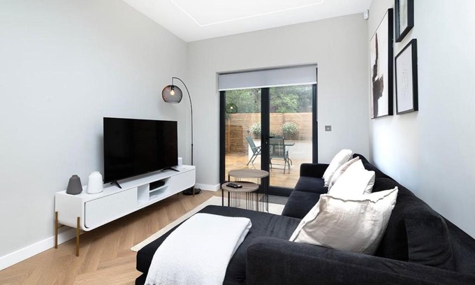 Childs Hill Apartment | Oak Tree Lodge