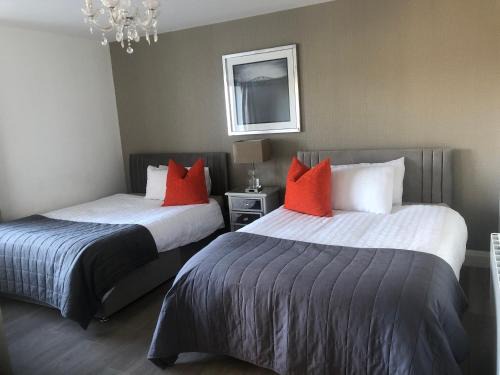 Westport Ski Chalet | Oak Tree Lodge