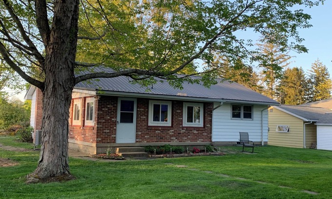 Conneaut Lakeshore House | Oakland Retreat - AirConditioned, WD. Book via VRBO