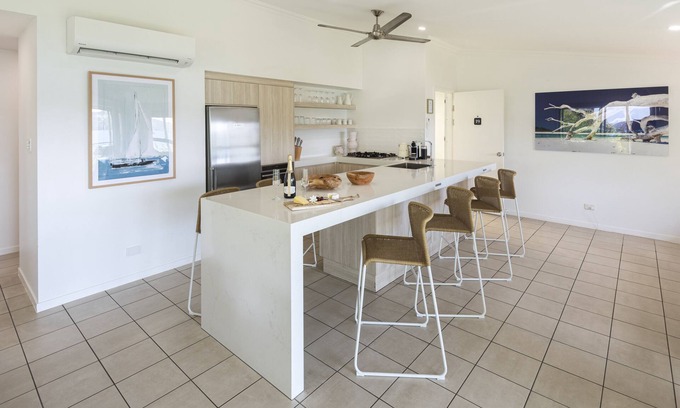 Hamilton Island Apartment | Oasis 19, Hamilton Island Last minute specials available!