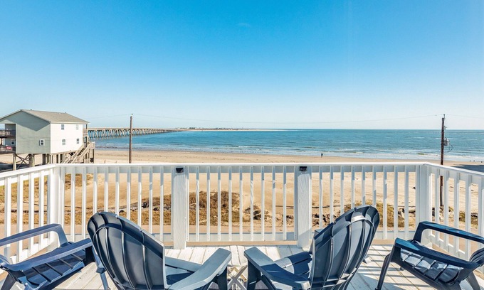 San Luis House | Oasis | Beachfront | Volleyball Court | Sleeps 12