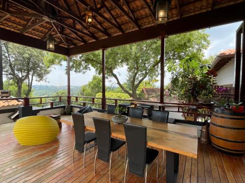Northcliff House | Oasis On Lily with OWN Pool