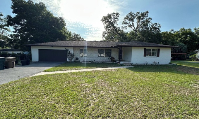 Fort King District House | Ocala & Silver Springs with cozy memories
