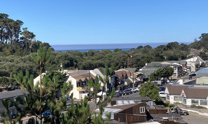 San Simeon House | Ocean and Village Views - a short walk to everything!