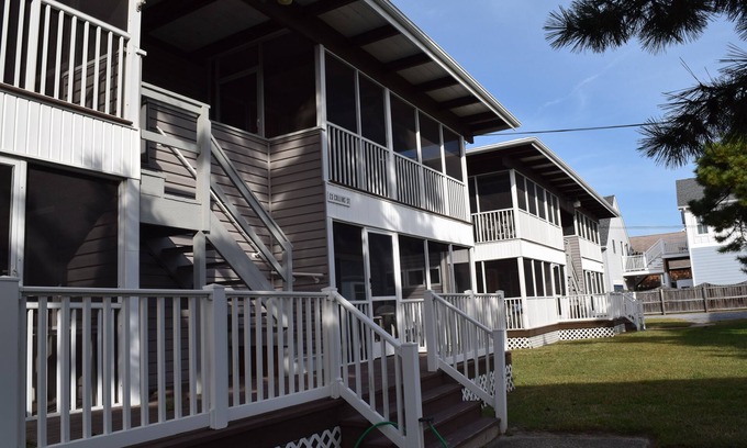 Dewey Beach Condo | Ocean Block Downtown Dewey Beach Parking