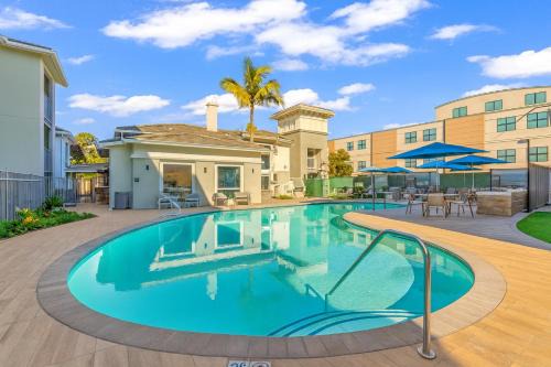 Marina del Rey Apartment | Ocean Breeze - Marina del Rey Suites with Pool, Gym & Hot Tub