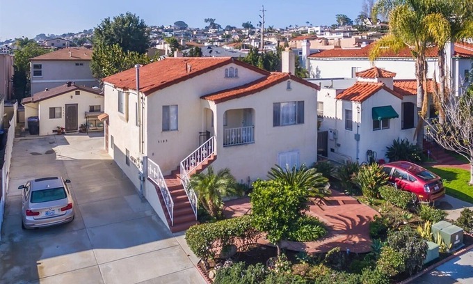 Sunset Cliffs House | ocean front 1-bedroom house in fantastic San Diego with AC, WiFi