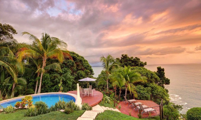 Dominical Villa | Ocean Front! First line, hear the waves below