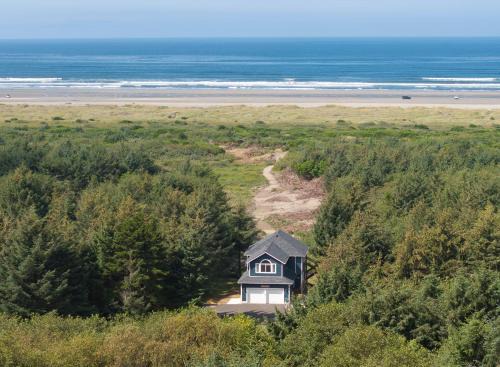 Ocean City House | Ocean Front! Walk to Beach, Fenced Yard, Vacation Beach House