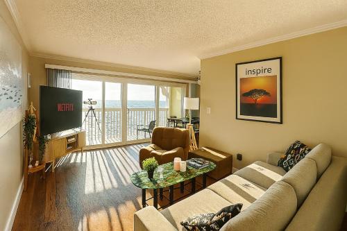 South Redondo Apartment | Ocean Haven Beachfront Getaway by Redondo Pier