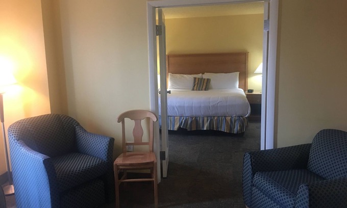 Northeast Virginia Beach Condo | Ocean Key Resort: 2BR 2BA : Bike & Beach Chair Use
