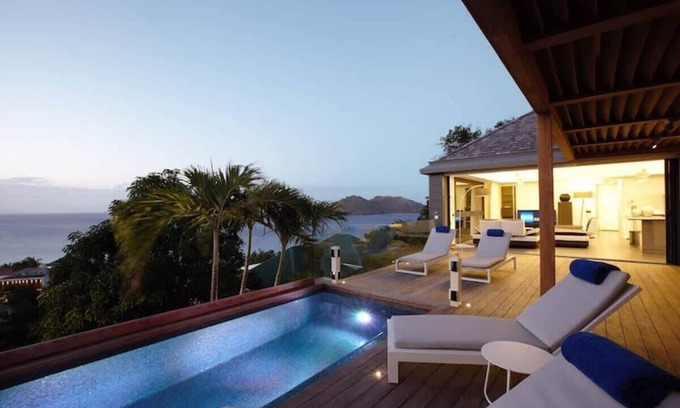 Flamands Villa | Ocean Touch Villa in Flammands