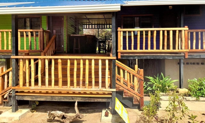 Gales Point Apartment | Ocean View Beach Front Purple Cabana 2, AC, Wi-Fi, Swim Pool