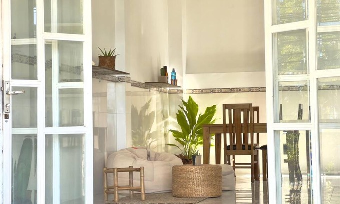 East Ham Tien Beach House | Ocean View Beach House