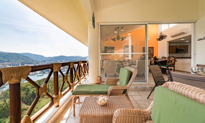 P Chahue Condo | Ocean View Condo Close to Town