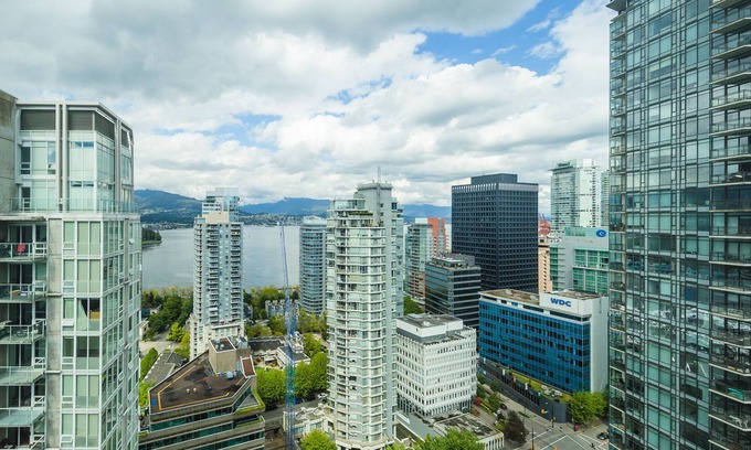 Coal Harbour Condo | Ocean View Condo in Downtown Vancouver